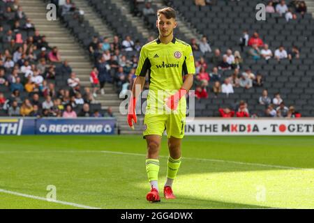 MILTON KEYNES, REGNO UNITO. 28 AGOSTO il custode di Accrington Stanley James Trafford durante la seconda metà della Sky Bet League One match tra MK Dons e Accrington Stanley allo Stadium MK di Milton Keynes sabato 28 agosto 2021. (Credit: John Cripps | MI News) Credit: MI News & Sport /Alamy Live News Foto Stock