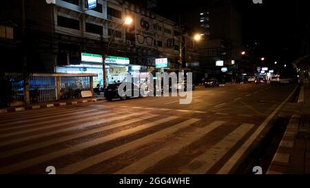 Foto documentaria reale Notte di Capodanno Dicembre 31 2020 su Walking Street Pattaya Thailandia Foto Stock