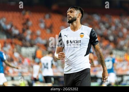 Valencia, Spagna. 27 ago 2021. Omar Alderete di Valencia CF visto durante la partita di calcio spagnola la Liga tra Valencia CF e Deportivo Alavés allo stadio Mestalla. Punteggio finale; Valencia CF 3:0 Deportivo Alaves. Credit: SOPA Images Limited/Alamy Live News Foto Stock