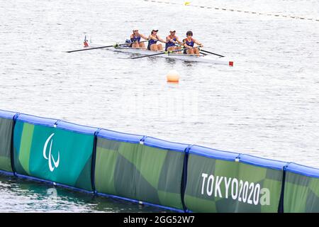 Tokyo, Giappone. 29 agosto 2021. Ryohei Ariyasu (JPN), Toshihiro Nishioka (JPN), Yui Kimura (JPN), Haruka Yao (JPN) Rowing : PR3 misto Coxed Four Final B durante i Giochi Paralimpici di Tokyo 2020 alla Sea Forest Waterway di Tokyo, Giappone . Credit: AFLO SPORT/Alamy Live News Foto Stock