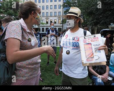 28 agosto 2021, Washington, Distretto di Columbia, USA: Gli organizzatori per lo Stato DC sollecitano i partecipanti al diritto di voto raduni al testo o chiamare legislature per contribuire a rendere D.C. il 51 ° stato. (Credit Image: © sue Dorfman/ZUMA Press Wire) Foto Stock