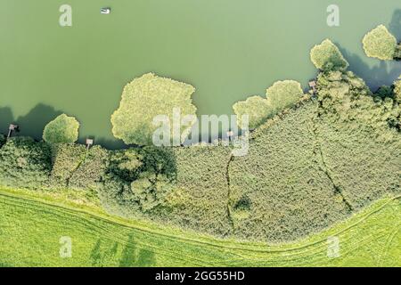 Veduta aerea del Meerfelder Maar, regione Eifel, Germania Foto Stock