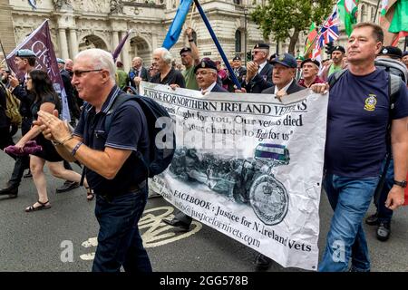 Il movimento dei veterani dell'Irlanda del Nord alla Giornata nazionale di protesta dei veterani si riunisce per protestare contro il loro trattamento da parte dei governi britannici successivi Foto Stock