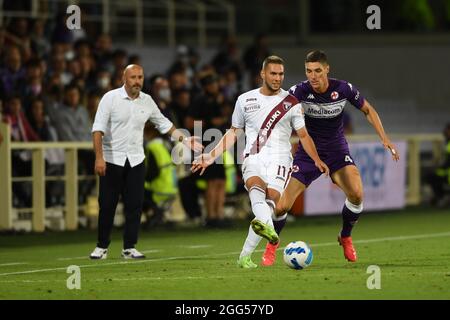 Marko Pjaca (Torino)Nikola Milenkovic (Fiorentina) durante la 'mostra Italiana A match between Fiorentina 2-1 Torino allo Stadio Artemio Franchi il 28 agosto 2021 a Firenze. Credit: Maurizio Borsari/AFLO/Alamy Live News Foto Stock