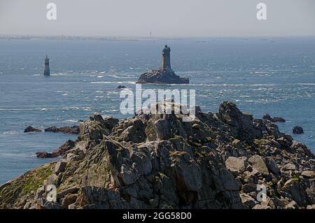 FRANCIA. REGIONE BRETAGNA. FINISTERE (29) IL PUNTO RAZ (IL PUNTO PIÙ LONTANO D'EUROPA) È MOLTO FREQUENTATO DAI TURISTI Foto Stock