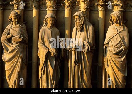 FRANCIA. MARNE (51) REIMS. LA CATTEDRALE DI NOTRE-DAME DI REIMS, IL CAPOLAVORO DELL'ARTE GOTICA DOVE FURONO INCORONATI I RE DI FRANCIA, FU UNO DEI PRIMI MONUM Foto Stock