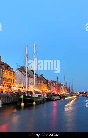 Nyhavn canal a Copenhagen, Danimarca Foto Stock