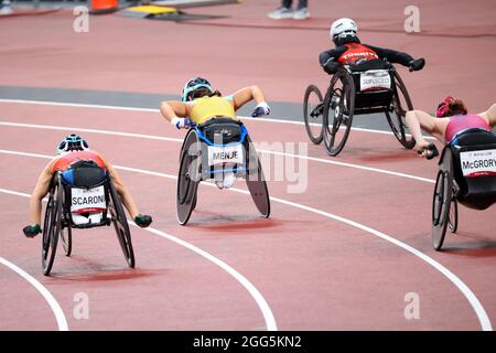 Tokio, Giappone. 29 agosto 2021. Paralimpiadi: Atletica, finale femminile di 800 m, allo Stadio Olimpico. Susannah Scaroni dagli Stati Uniti (l-r), Merle Marie Menje dalla Germania, Amanda McGrory dagli Stati Uniti e Zubeyde Suburgeci dalla Turchia in azione. Credit: Karl-Josef Hildenbrand/dpa/Alamy Live News Foto Stock