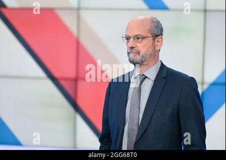 Esclusiva - Francis Letellier riceve Jean Michel Blanquer allo spettacolo Dimanche en Politique domenica 29 agosto 2021 a Parigi, Francia. Foto di Stephane le Tellec /ABACAPRESS.COM Foto Stock