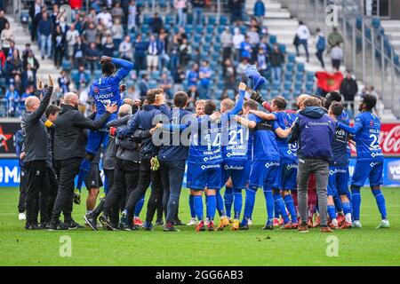 I giocatori di Gent festeggiano dopo aver vinto una partita di calcio tra KAA Gent e Club Brugge KV, domenica 29 agosto 2021 a Gent, il 6° giorno della 2021-2022 'J Foto Stock