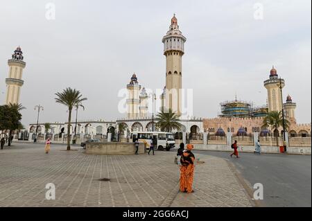 SENEGAL, Touba, Hauptstadt der Bruderschaft der Mouriden, Große Moschee mit sieben Minaretten, das religiöse Zentrum der Murīdīya-Bruderschaft Foto Stock