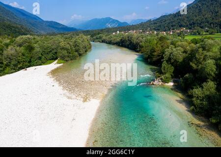Veduta aerea del fiume Soca vicino a Tolmin, Slovenia Foto Stock