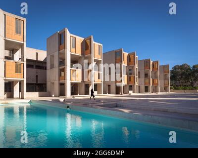 LaJolla, CA / USA - 22 dicembre 2017: Ala nord del campus di ricerca dell'architetto Louis Kahn, Jonas Salk Institute for Biological Studies. Foto Stock