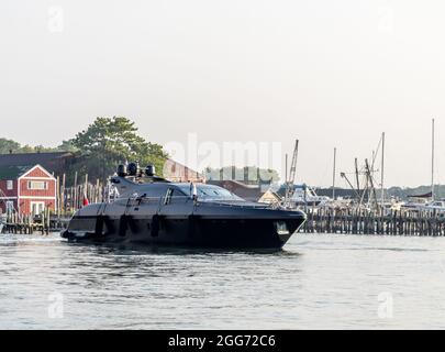 Mangusta 108 Superyacht Neoprene a Greenport, NY Foto Stock