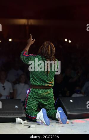 Miramar, Florida, Stati Uniti. 28 agosto 2021. Yotuel in concerto al Miramar Regional Park Amphitheater il 28 agosto 2021. Credit: Majo grossi/Media Punch/Alamy Live News Foto Stock