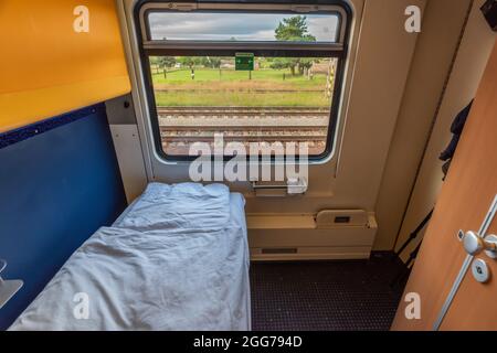 Camera singola deluxe in notturna da Humenne a Praga con servizi igienici e doccia Foto Stock