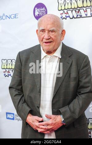 Hollywood, Stati Uniti. 29 marzo 2012. Ed Asner. 29 marzo 2012, Hollywood, California. La prima 'Margarine Wars' di Los Angeles si è tenuta presso l'ARCLIGHT Cinemas Hollywood. Photo Credit: Giulio Marcocchi/Sipa USA. Credit: Sipa USA/Alamy Live News Foto Stock