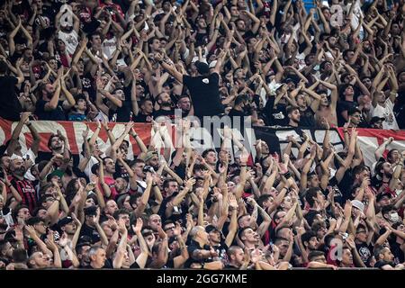 Milano, Italia. 29 agosto 2021. Milanesi tifosi durante la Serie UNA partita di calcio 2021/2022 tra AC Milan e Cagliari Calcio allo stadio Giuseppe Meazza di Milano (Italia), 29 agosto 2021. Foto Andrea Staccioli/Insidefoto Credit: Ininsidefoto srl/Alamy Live News Foto Stock