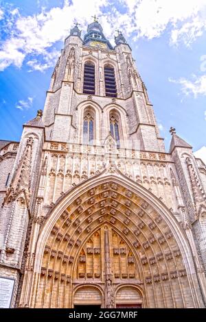 Kortrijk, Fiandre Occidentali, Belgio, torre della chiesa di Saint Martin Foto Stock