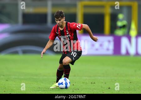 Milano, Italia. 29 agosto 2021. Brahim Diaz di AC Milan controlla la palla durante la Serie A match tra AC Milan e Cagliari Calcio allo Stadio Giuseppe Meazza il 29 2021 agosto a Milano. Credit: Marco Canoniero/Alamy Live News Foto Stock
