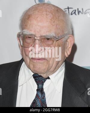 Los Angeles, Stati Uniti. 4 settembre 2019. Ed Asner arriva all'undicesimo Festival Internazionale del Film di Burbank - Notte di apertura che si tiene all'AMC Burbank 16 a Burbank, CA mercoledì 4 settembre 2019. (Foto di Sthanlee B. Mirador/Sipa USA) Credit: Sipa USA/Alamy Live News Foto Stock