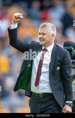 WOLVERHAMPTON, INGHILTERRA - AGOSTO 29: il manager Ole Gunnar Solskjaer del Manchester United celebra la partita della Premier League tra Wolverhampton Foto Stock