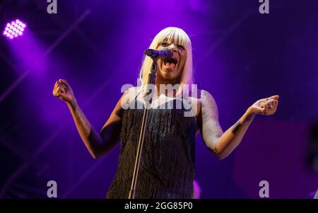 Portsmouth, Regno Unito. 29 agosto 2021. Portsmouth, Regno Unito . 29 agosto 2021. Nile Rodgers e Chic al Victorious Festival 2021, Portsmouth, Hampshire, Regno Unito. 29 ago 2021. Credit: Charlie Raven/Alamy Live News Credit: Charlie Raven/Alamy Live News Credit: Charlie Raven/Alamy Live News Foto Stock