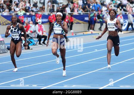 Dina Asher-Smith di Gran Bretagna, Elaine Thompson-Herah di Giamaica e Shericka Jackson di Giamaica durante la IAAF Wanda Diamond League, Meeting de Paris Athletics evento il 28 agosto 2021 allo stadio Charlety di Parigi, Francia - Foto Laurent Lairys / DPPI Foto Stock