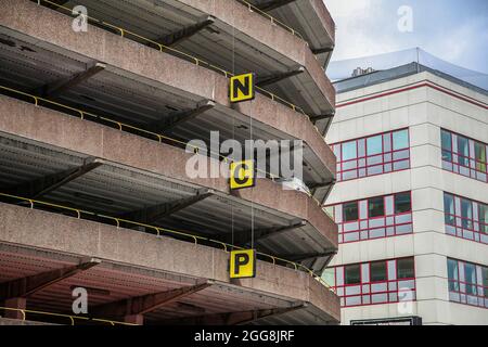 Bristol, Regno Unito. 16 Agosto 2021. Un esterno di un National Car Parks (NCP) a Bristol. Credit: SOPA Images Limited/Alamy Live News Foto Stock