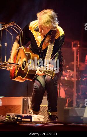 Toronto, Canada. 28 agosto 2021. Jim Cuddy, cantante del gruppo rock canadese BLUE RODEO, si esibisce al "Old out Show" al Budweiser Stage di Toronto, Canada. Credit: SOPA Images Limited/Alamy Live News Foto Stock