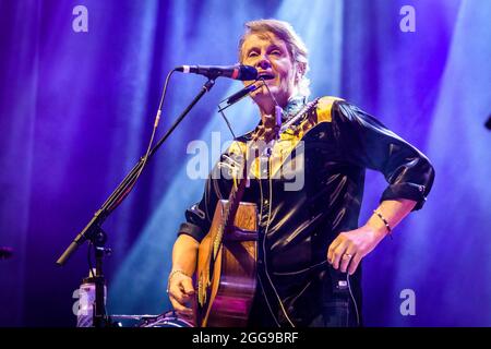 Toronto, Canada. 28 agosto 2021. Jim Cuddy, cantante del gruppo rock canadese BLUE RODEO, si esibisce al "Old out Show" al Budweiser Stage di Toronto, Canada. (Foto di Angel Marchini/SOPA Images/Sipa USA) Credit: Sipa USA/Alamy Live News Foto Stock