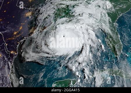 Uragano Ida in procinto di fare la caduta lungo la costa del Golfo in Louisiana come un uragano catastrofico di categoria 4 con venti prolungati di 150 mph Domenica, 29 agosto 2021. (USA) Foto Stock