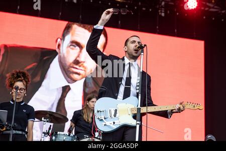 Portsmouth, Regno Unito. 29 agosto 2021. Miles Kane al Victorious Festival 2021, Portsmouth, Hampshire, Regno Unito. 29 ago 2021. Credit: Charlie Raven/Alamy Live News Foto Stock