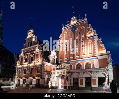 Riga, Lettonia. Agosto 2021. Vista esterna della famosa Casa dei Blackheads nel centro della città a. Foto Stock