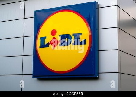 Grande cartello Lidl sul lato dell'edificio Foto Stock