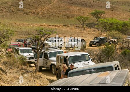 HARRISMITH, SUDAFRICA - 11 agosto 2021: I membri del Jeep club in Drakensberg Mountains Harrismith Foto Stock