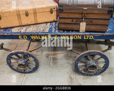 L'immagine è di epoca vittoriana bagagli ferroviario al Darlington Head of Steam Museum, che era l'originale stazione ferroviaria di Darlington Foto Stock