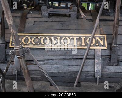 Questo è del treno a vapore locomotion No1 costruito da George Stephenson 1825 al Darlington Head of Steam Museum . Foto Stock