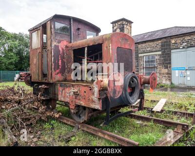 L'immagine è di vari motori ferroviari abbandonati e reliquie presso i laboratori del Darlington Head of Steam Museum Foto Stock