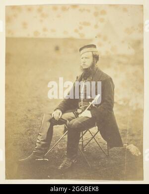 Sir John Miller Adye (1819-1900), Generale; preso alla Crimea, 1855. Un lavoro realizzato con una stampa albumenizzata sottile. Foto Stock