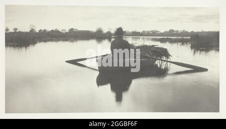 Rowing Home The Schoof-Stuff, 1886. Un'opera fatta di stampa Platinum, pl. xxi dall'album "Life and Landscape on the norfolk broads" (1886); edizione del 200. Foto Stock