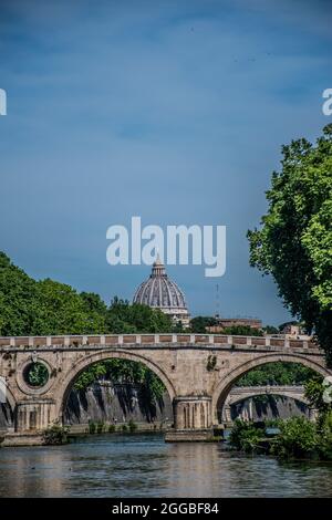 Vista aerea su Positano da un sentiero escursionistico Sentiero degli dei, Costiera Amalfitana, Italia Foto Stock