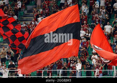 Milano, Italia. 29 agosto 2021. AC Milan supporters during AC Milan vs Cagliari Calcio, Campionato Italiano di calcio A match a Milano, Italy, August 29 2021 Credit: Independent Photo Agency/Alamy Live News Foto Stock