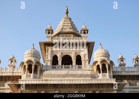 Il Jaswant Thada Mausoleo, realizzata in marmo bianco Foto Stock