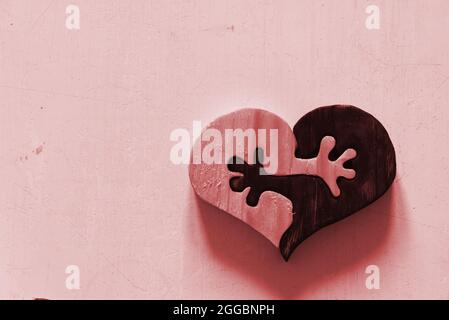 legno cuore che yang mani seppia rosso Foto Stock