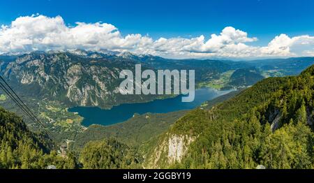 Una foto panoramica del lago di Bohinj visto dalla stazione sciistica di Vogel. Foto Stock