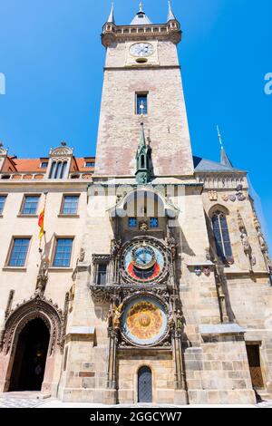 Pražský orloj, orologio astronomico, Staroměstská radnice, Old Town tonw hall, Staroměstské náměstí, Piazza della Città Vecchia, Praga, Repubblica Ceca Foto Stock