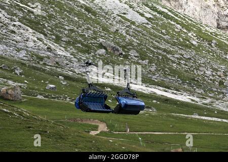 Seggiovia funivia di montagna sulla montagna Foto Stock