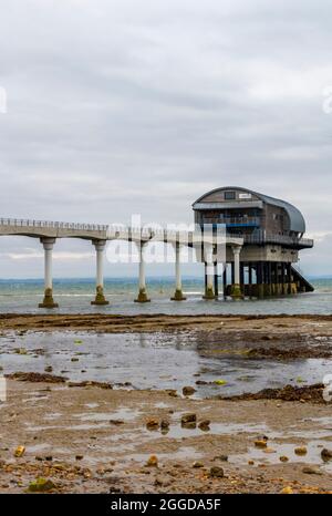 Isola di Wight , bembridge, RNLI, istituzione nazionale reale di salvagente, stazione di salvagente, molo di salvagente, staycats, vacanze, lanciando barche di salvataggio. Foto Stock