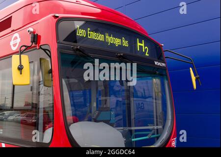 Il lancio dei nuovi autobus a idrogeno a zero emissioni inquinanti per Londra. Gli autobus progettati appositamente per il trasporto di Londra utilizzando tecnologie all'avanguardia Foto Stock